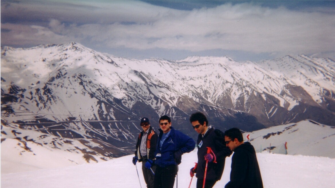 Ιράν: Η «Ski police» θα αναλάβει δράση ώστε άνδρες και γυναίκες σκιέρ «να κρατούν τις αποστάσεις»
